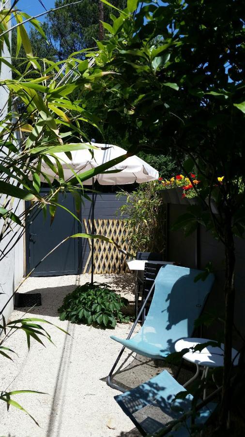 Studio Charmant Et Calme Villeneuve Les Avignon Entree Et Cour Independantes Climatisation Piscine Parking Dış mekan fotoğraf