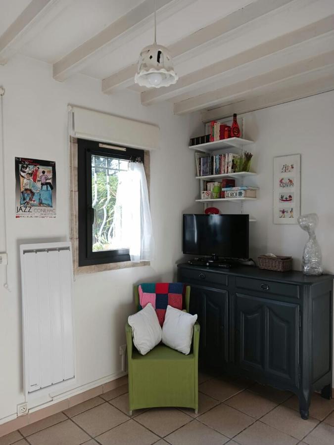 Studio Charmant Et Calme Villeneuve Les Avignon Entree Et Cour Independantes Climatisation Piscine Parking Dış mekan fotoğraf